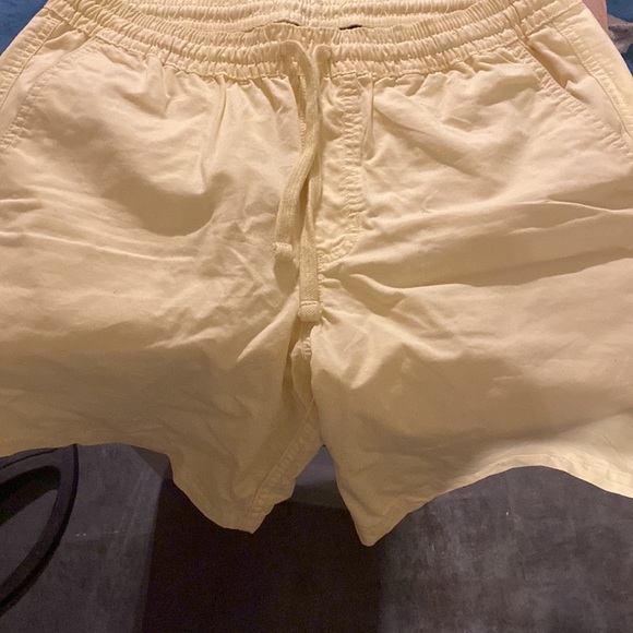 Vans Other - VANS RANGE SHORTS SIZE MEDIUM YELLOW